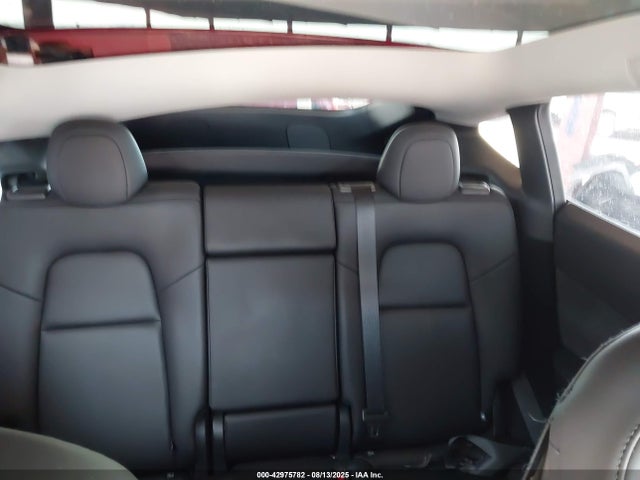 2025 TESLA MODEL Y 7SAYGDEE2SF265178 Photo 7