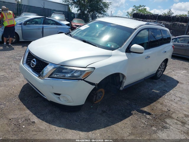 Nissan 2014 2014 5N1AR2MMXEC649583 Image 2