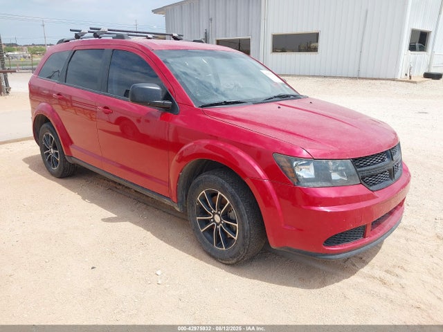 2017 3C4PDCAB7HT676108 main image