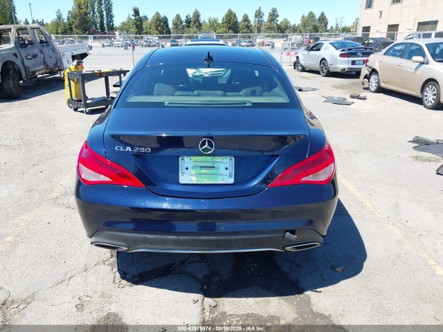 Mercedes-Benz m270 2018 WDDSJ4EB2JN526650 Image 16