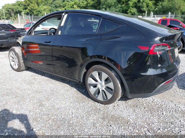 2023 TESLA MODEL Y 7SAYGDEE7PF825882 Photo 2