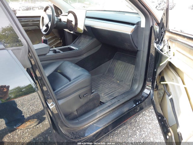 2023 TESLA MODEL Y 7SAYGDEE7PF825882 Photo 4