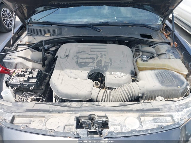 Chrysler 300 2018 2C3CCABG2JH321477 Image 10