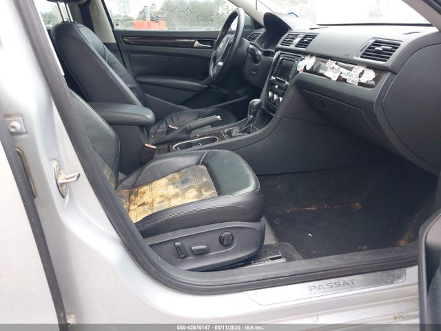 Volkswagen 2015 2015 1VWCV7A33FC070824 Image 5