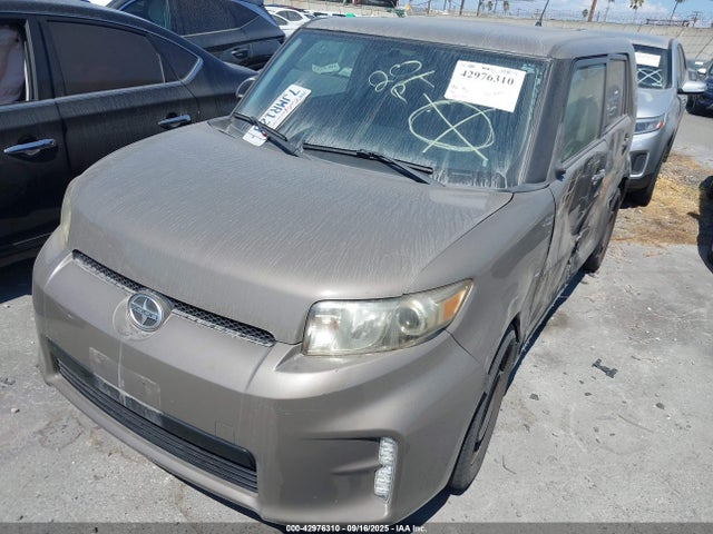 Scion 2az-fe 2014 JTLZE4FE4EJ061795 Image 2