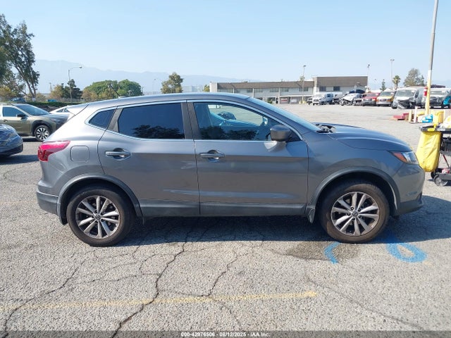 JN1BJ1CPXKW235559 Nissan 2019