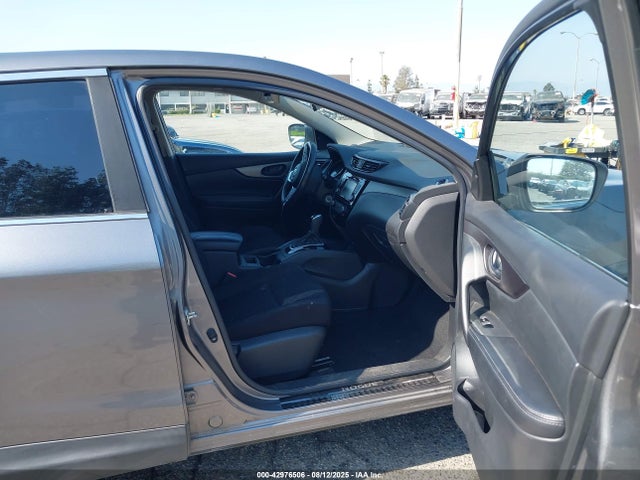 JN1BJ1CPXKW235559 Nissan 2019
