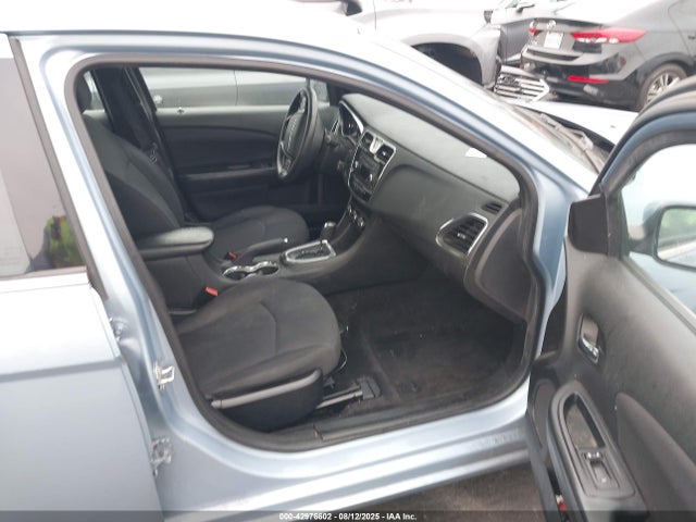 1C3CCBAB0EN210273 Chrysler 2014