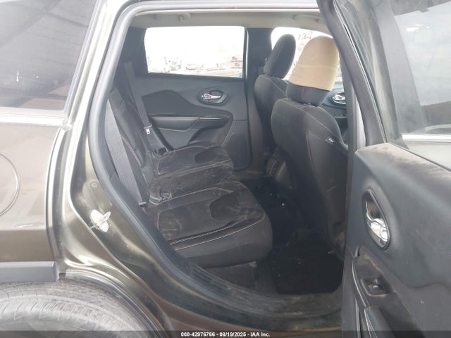 1C4PJMCSXGW102672 Jeep Cherokee