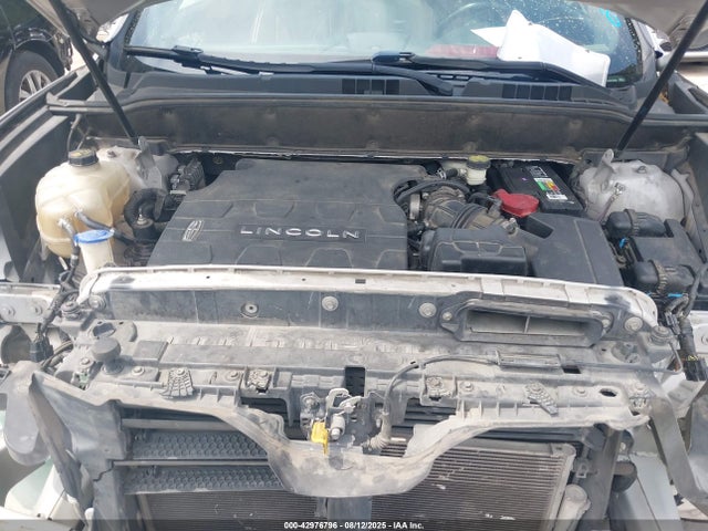 2LMTJ6LR8GBL29268 Lincoln MKX