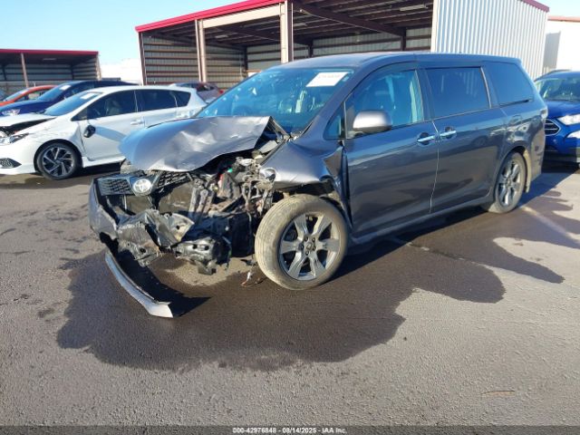2018 TOYOTA SIENNA 5TDXZ3DC2JS932029 Photo 1