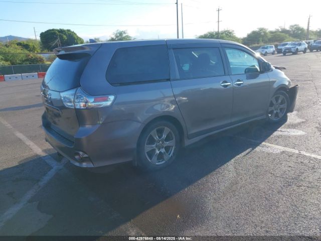 2018 TOYOTA SIENNA 5TDXZ3DC2JS932029 Photo 3