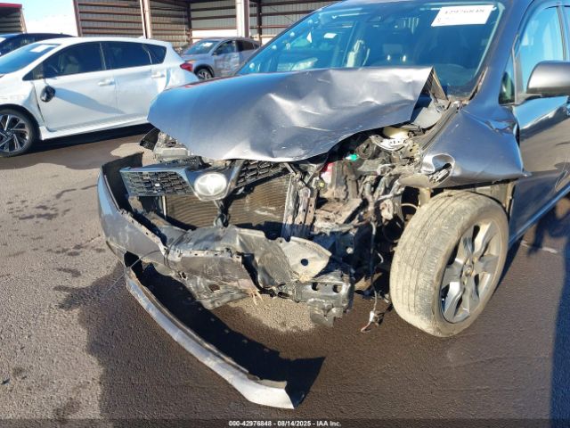 2018 TOYOTA SIENNA 5TDXZ3DC2JS932029 Photo 5