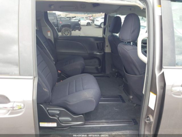 2018 TOYOTA SIENNA 5TDXZ3DC2JS932029 Photo 7