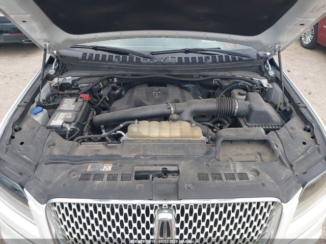 5LMJJ3LT8LEL10177 Lincoln Navigator