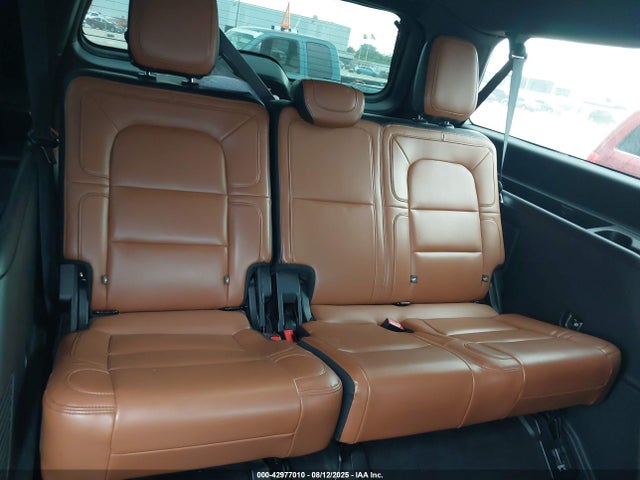 5LMJJ3LT8LEL10177 Lincoln Navigator
