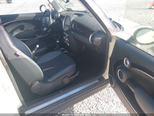 2008 MINI COOPER CLUBMAN WMWML33508TJ46973 Photo 4