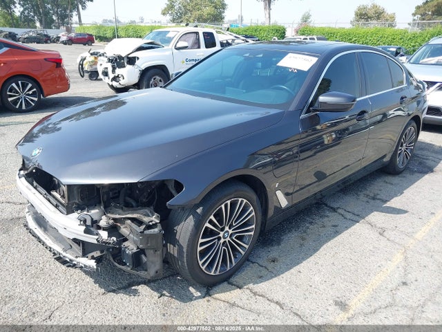 WBAJA9C51KB389099 BMW 530e