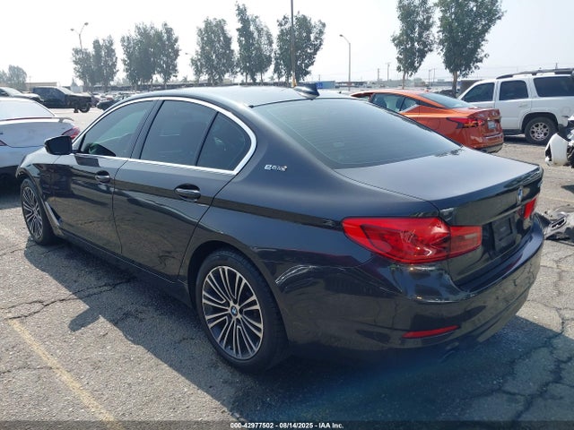 WBAJA9C51KB389099 BMW 530e