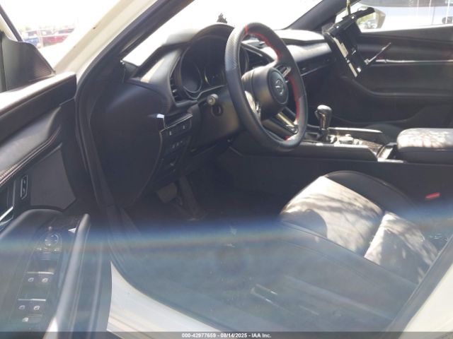 2021 MAZDA MAZDA3 HATCHBACK JM1BPBLL9M1345436 Photo 4