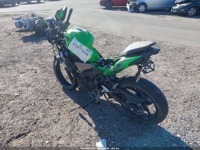 Kawasaki Z500 2024 ML5ERGE14RDA25704 Image 3
