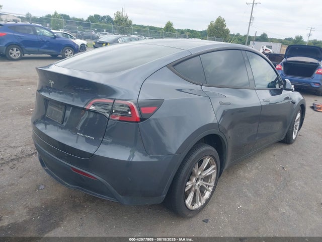 2023 TESLA MODEL Y 7SAYGDEE9PA053382 Photo 3