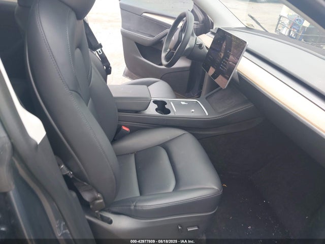2023 TESLA MODEL Y 7SAYGDEE9PA053382 Photo 4