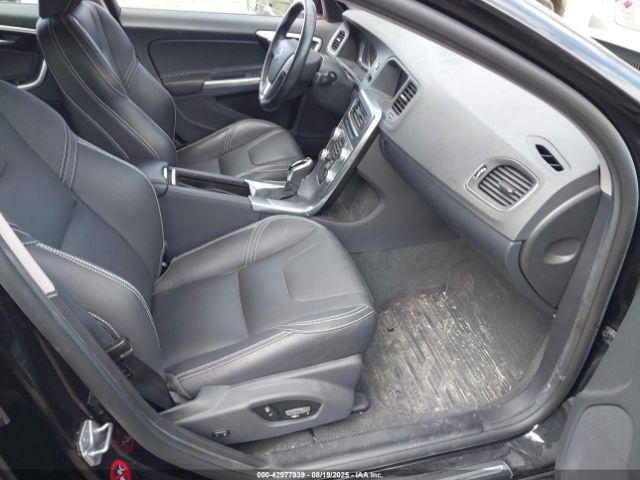 2018 VOLVO S60 YV140MTL4J2456629 Photo 4