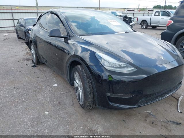 2021 TESLA MODEL Y 5YJYGDEE2MF200296 Photo 0