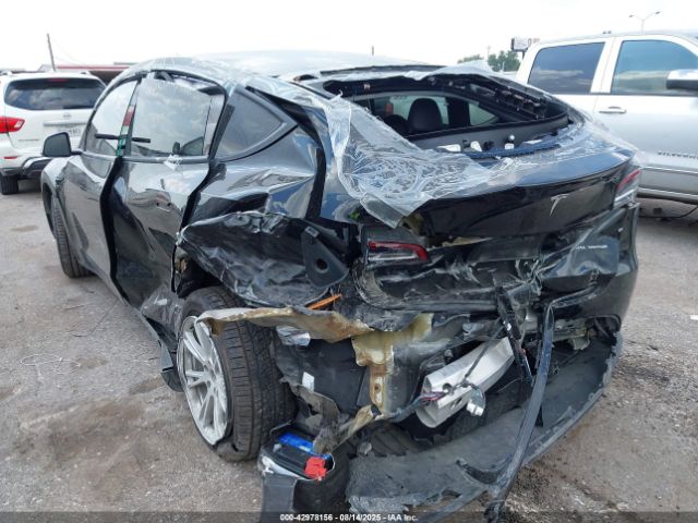 2021 TESLA MODEL Y 5YJYGDEE2MF200296 Photo 2