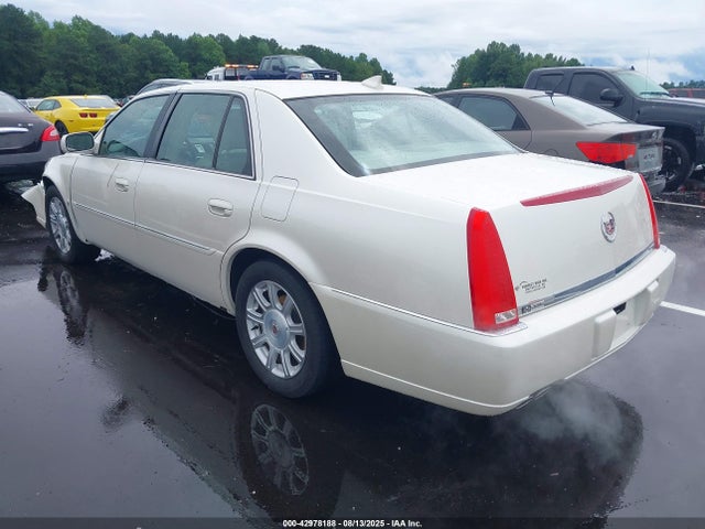 2010 CADILLAC DTS 1G6KA5EYXAU105837 Photo 2