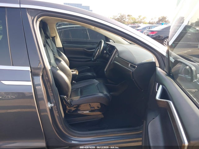 Tesla MODEL X 2016 5YJXCBE25GF006724 Image 5