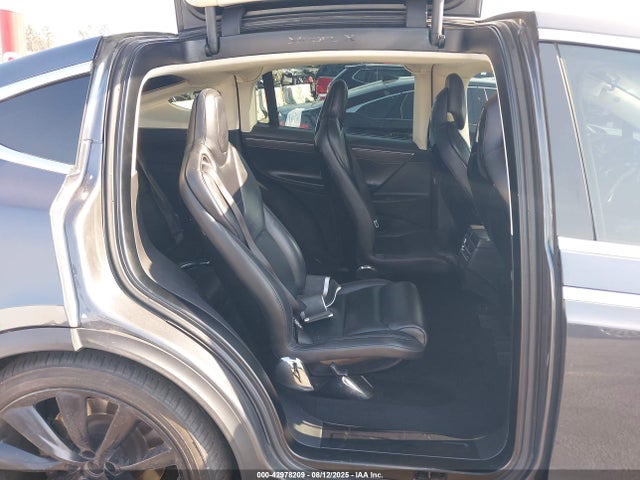Tesla MODEL X 2016 5YJXCBE25GF006724 Image 8