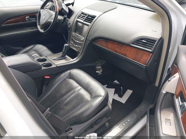 Lincoln 2014 2014 2LMDJ6JK2EBL15101 Image 5