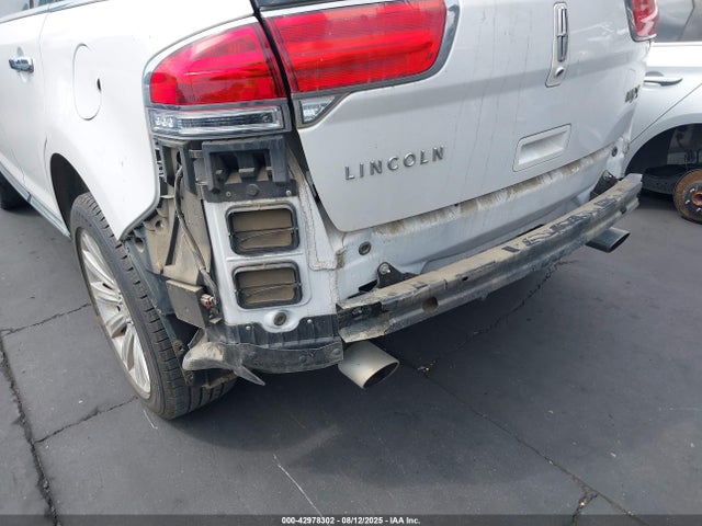 Lincoln 2014 2014 2LMDJ6JK2EBL15101 Image 6
