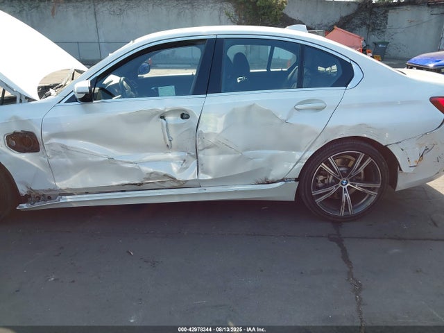BMW 2021 2021 WBA5P7C05MFJ81084 Image 6