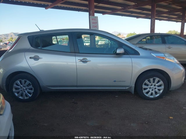 1N4AZ0CP4FC318851 Nissan Leaf
