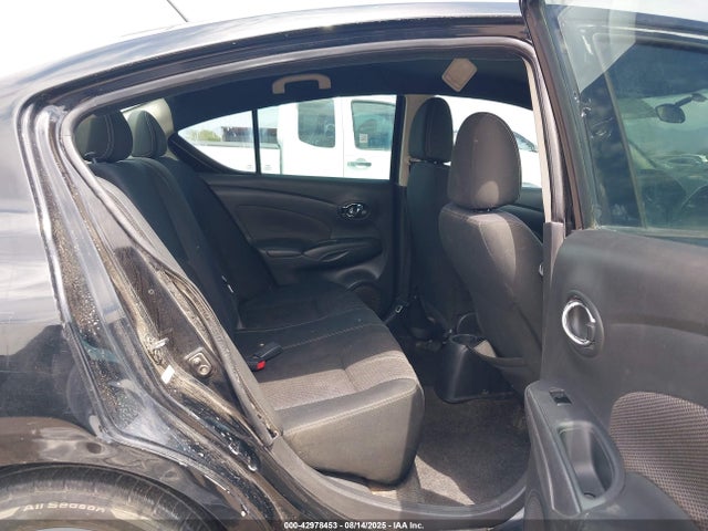 3N1CN7AP8HL801330 Nissan 2017