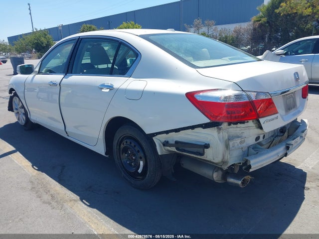 Honda j35y1 2014 1HGCR3F87EA003871 Image 3