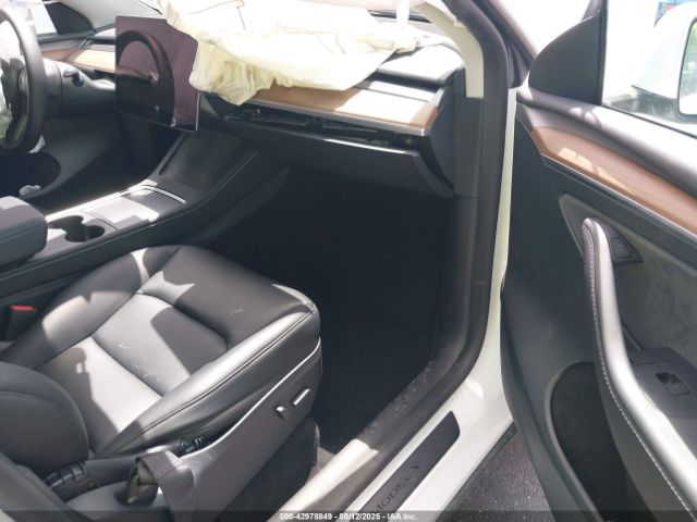 2024 TESLA MODEL Y 7SAYGDED3RF019239 Photo 4