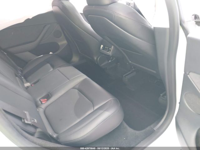 2024 TESLA MODEL Y 7SAYGDED3RF019239 Photo 7