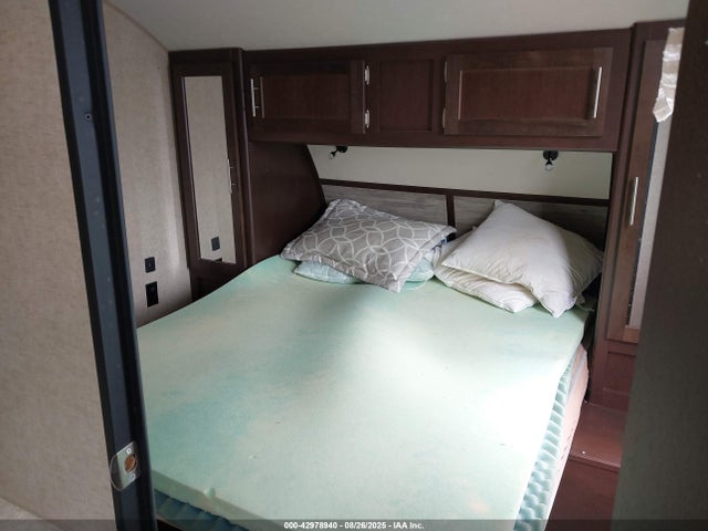 4X4TCKE29JX129819 Forest River Cherokee