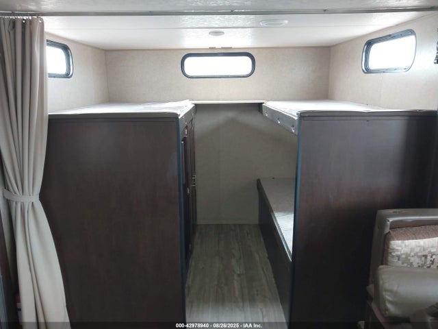 4X4TCKE29JX129819 Forest River Cherokee