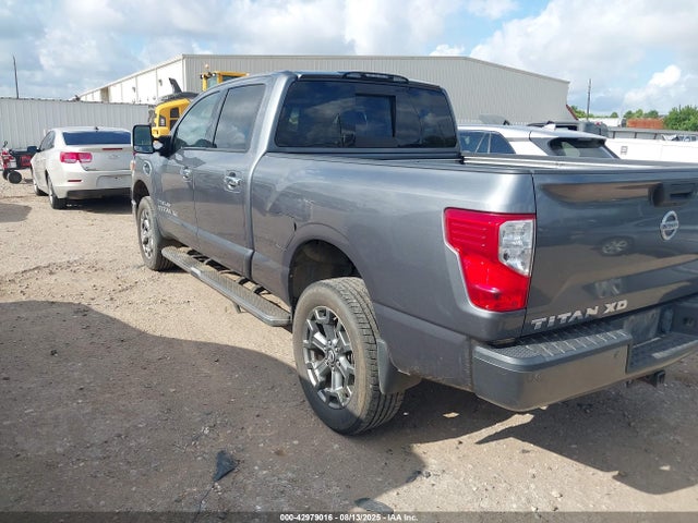 1N6BA1F46HN573910 Nissan 2017