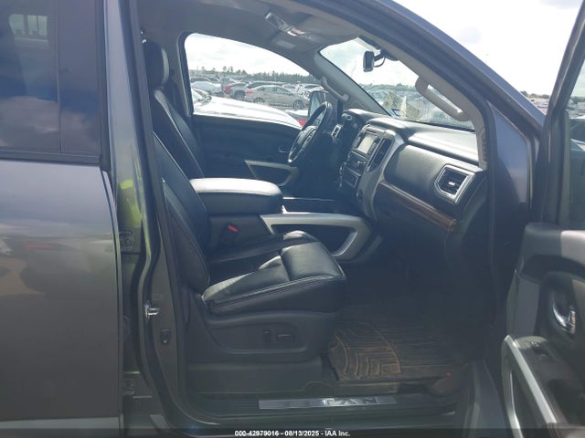 1N6BA1F46HN573910 Nissan 2017