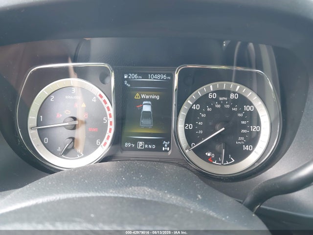 1N6BA1F46HN573910 Nissan 2017