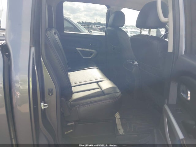 1N6BA1F46HN573910 Nissan 2017