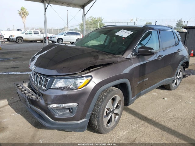 Jeep Compass 2018 3C4NJCBB6JT124202 Image 2