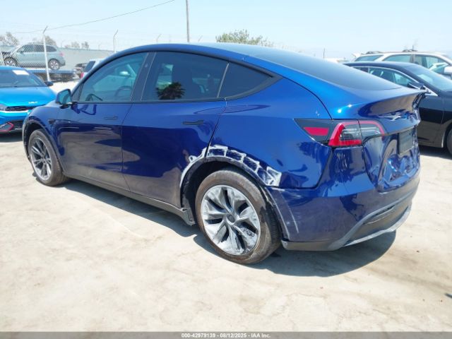 2024 TESLA MODEL Y 7SAYGDEE1RF150744 Photo 2