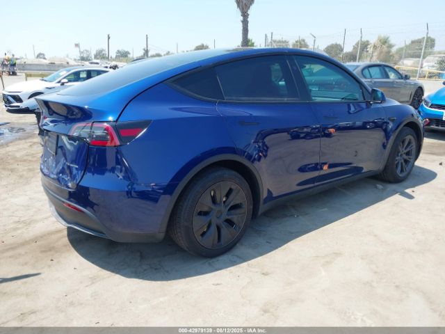 2024 TESLA MODEL Y 7SAYGDEE1RF150744 Photo 3